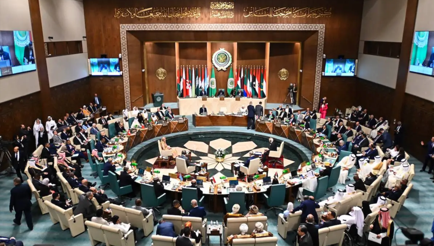ميدل ايست مونيتور: قمة الجامعة العربية أم القمة الإسرائيلية؟